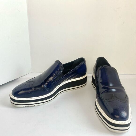 Prada Patent Leather Oxfords Loafers Platform Wingtip Dark Blue Women 41.5 - Picture 1 of 12